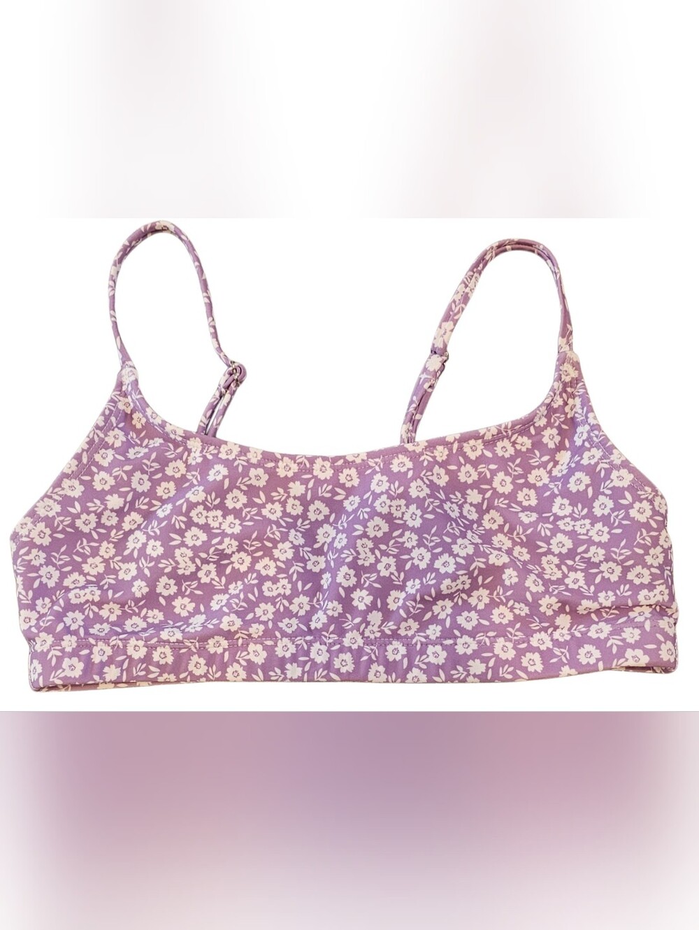 Shein modern floral print bikini top in a violet/lilac ditsy pattern. Small EUC
